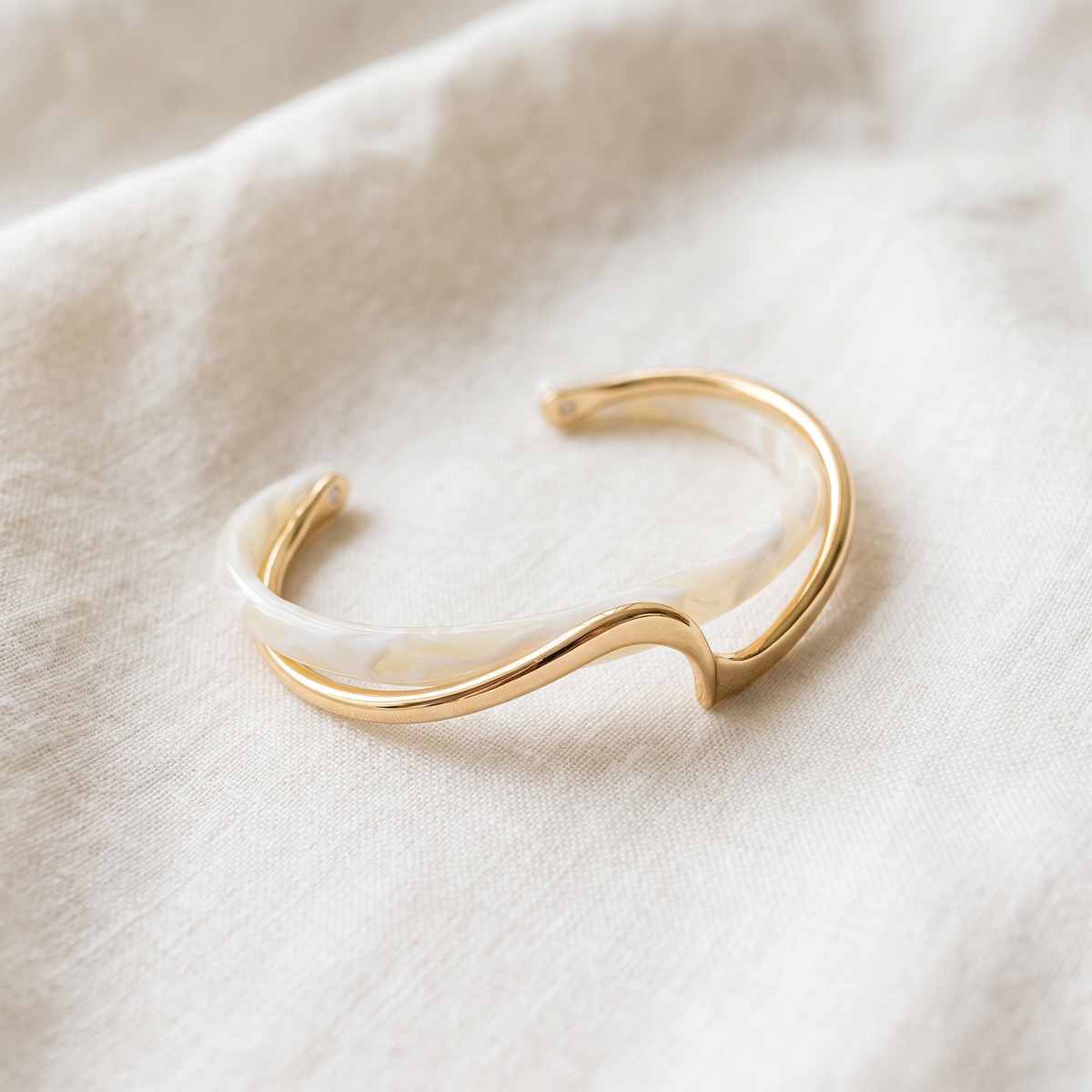 White opal elegant golden bracelet - product photo
